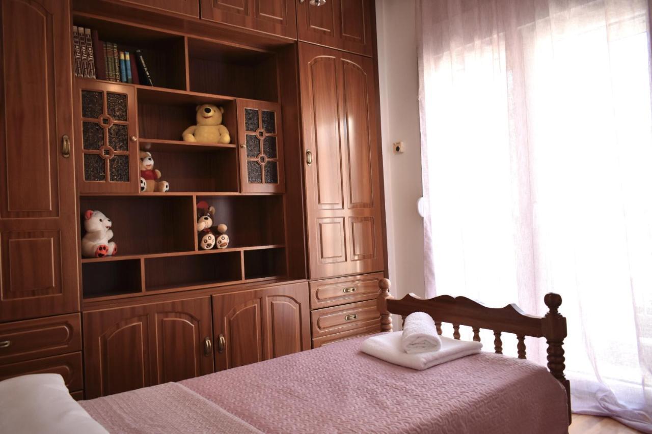 Κεντρικό Και Ευρύχωρο Οροφοδιαμέρισμα カストリア エクステリア 写真